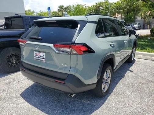 2022 Toyota RAV4 XLE