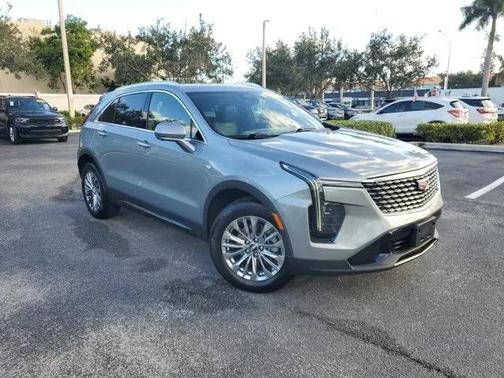2025 Cadillac XT4 Premium Luxury