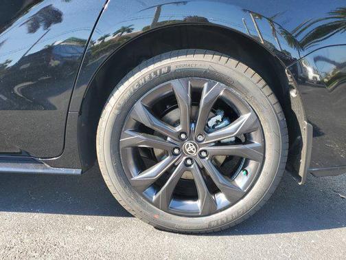 2025 Toyota Sienna XSE 7 Passenger