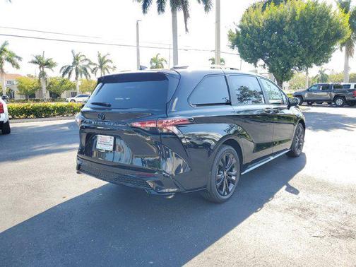 2025 Toyota Sienna XSE 7 Passenger