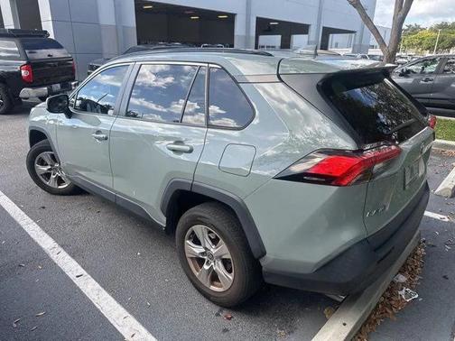 2021 Toyota RAV4 XLE