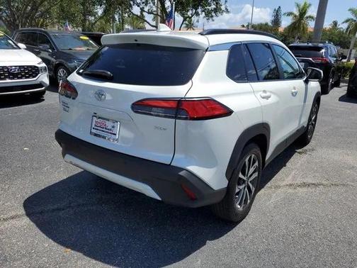 2023 Toyota Corolla Cross XLE
