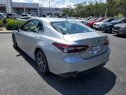 2021 Toyota Camry Hybrid XLE