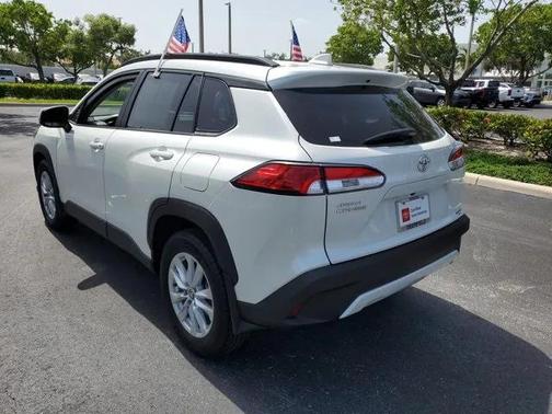 2024 Toyota Corolla Cross LE