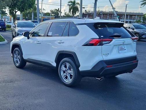 2025 Toyota RAV4 Hybrid XLE
