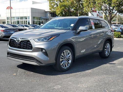 2026 Toyota Highlander Hybrid Platinum