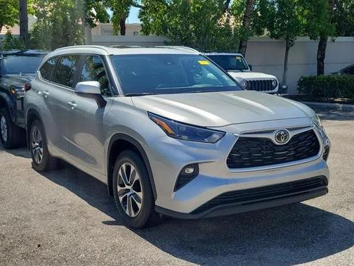 2023 Toyota Highlander XLE