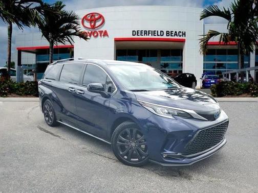2022 Toyota Sienna XSE 7 Passenger