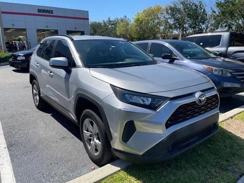 2022 Toyota RAV4 Hybrid LE