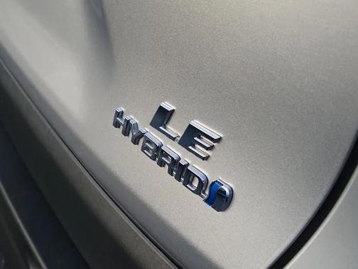 2022 Toyota RAV4 Hybrid LE