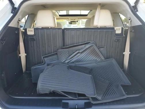 2023 Toyota Highlander Hybrid Platinum