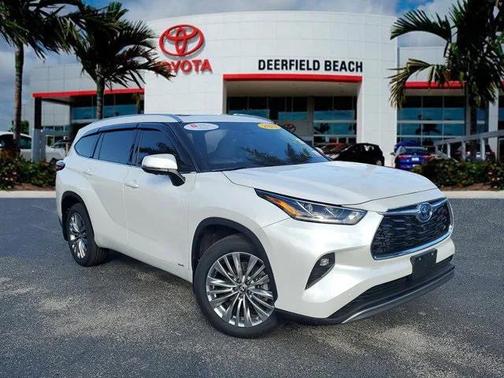 2023 Toyota Highlander Hybrid Platinum