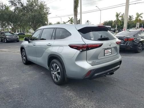 2024 Toyota Highlander XLE