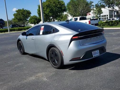 2026 Toyota Prius Plug-In Hybrid SE