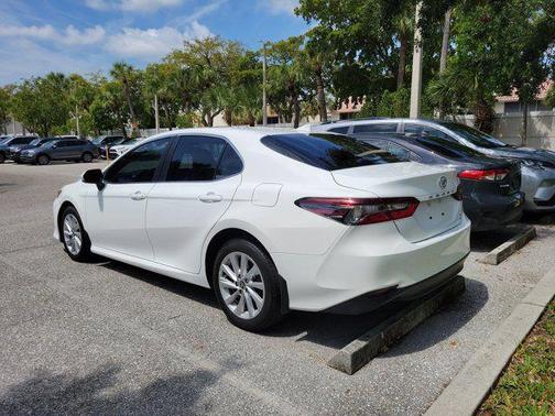Ice 2023 Toyota Camry LE