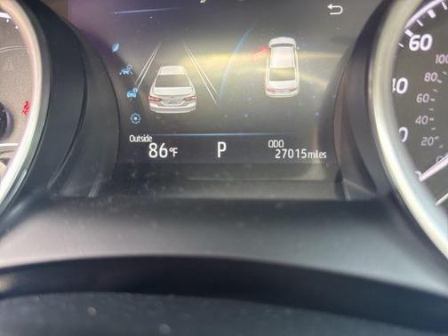Ice 2023 Toyota Camry LE