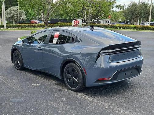 2026 Toyota Prius Plug-In Hybrid SE