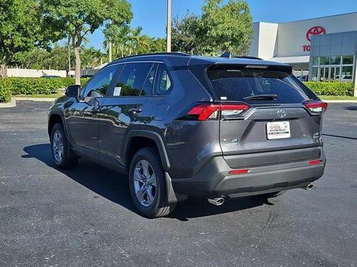 2025 Toyota RAV4 Hybrid XLE