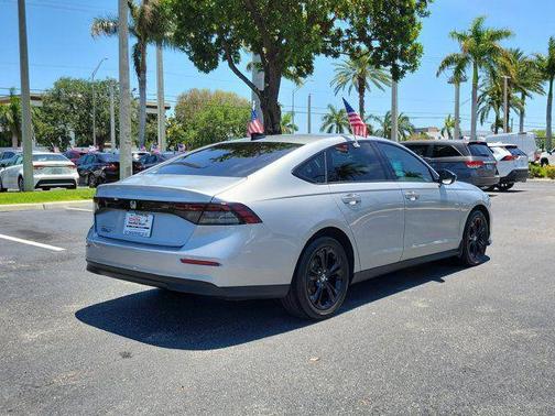 Crystal Black Pearl 2025 Honda Accord SE