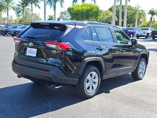 2025 Toyota RAV4 LE