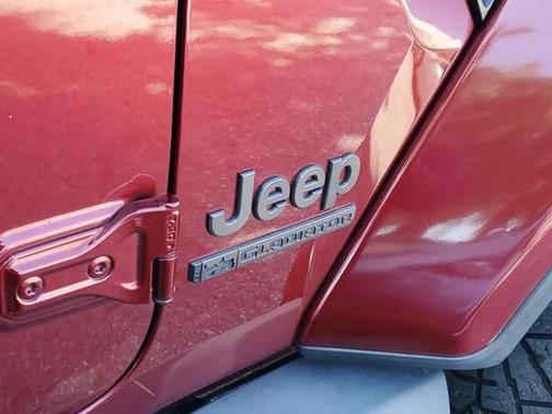 2021 Jeep Gladiator Sport