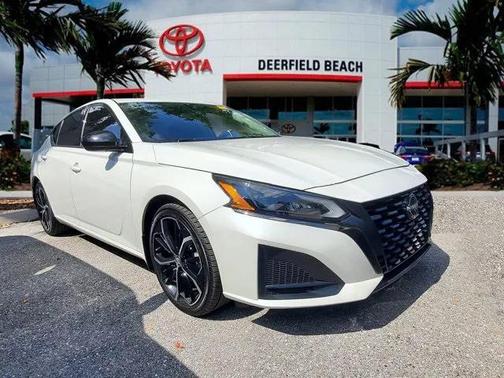 2023 Nissan Altima SR FWD