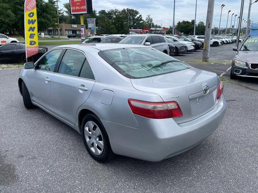 Classic Silver Metallic 2008 Toyota Camry 4dr Sdn I4 Auto XLE (Natl)