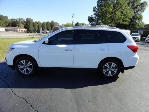 2018 Nissan Pathfinder S