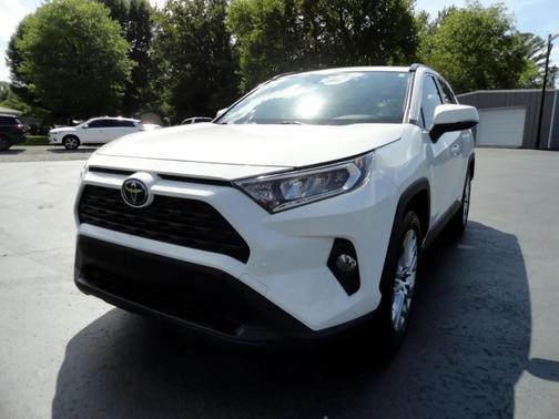 2019 Toyota RAV4 XLE Premium