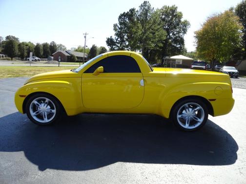 2004 Chevrolet SSR Reg Cab 116.0'' WB LS