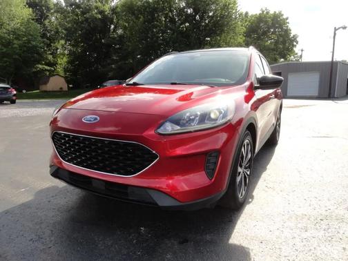 Red 2021 Ford Escape SE