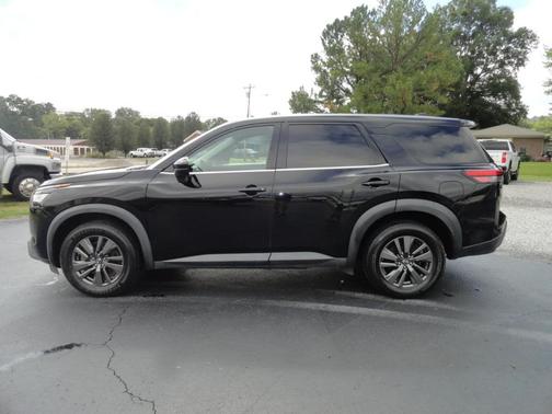 2022 Nissan Pathfinder S 2WD