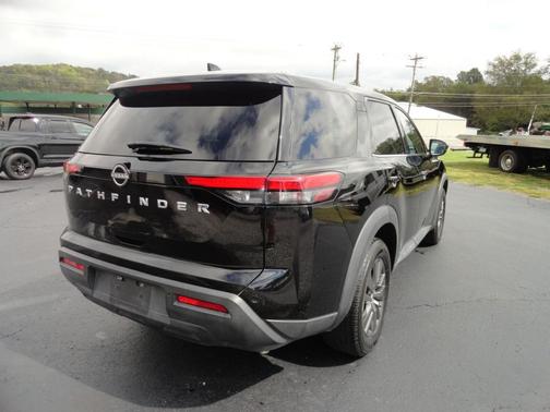 2022 Nissan Pathfinder S 2WD