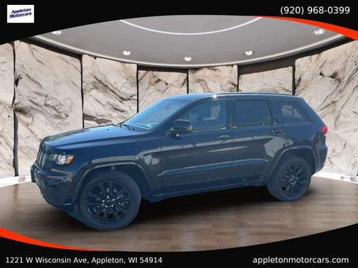 Black 2019 Jeep Grand Cherokee Altitude