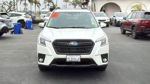 Crystal White Pearl 2022 Subaru Forester Premium