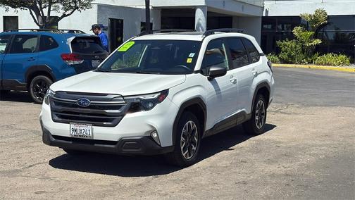 2025 Subaru Forester Premium