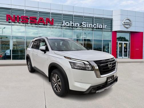 2025 Nissan Pathfinder SL
