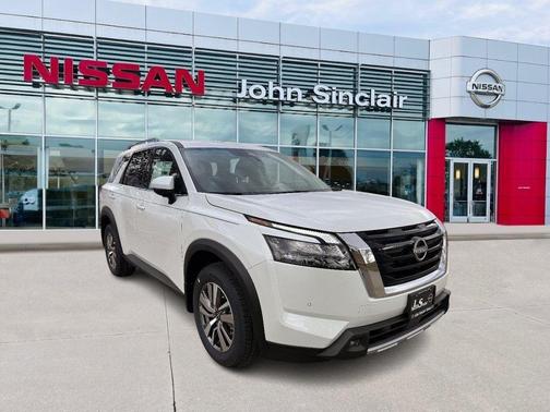 2025 Nissan Pathfinder SL