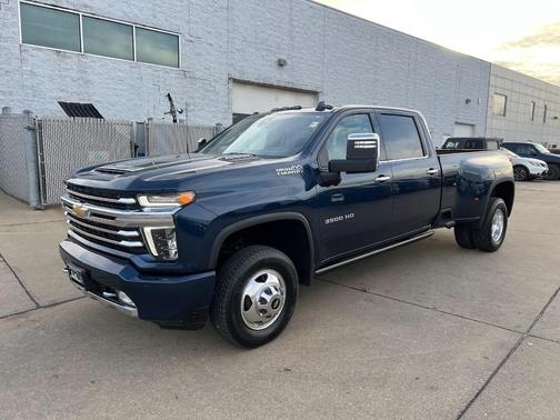 2022 Chevrolet Silverado 3500 High Country