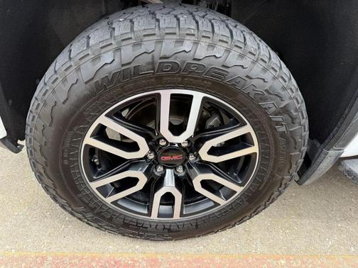 Summit White 2021 GMC Sierra 1500 AT4