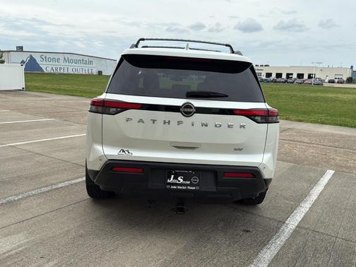 White 2022 Nissan Pathfinder SV