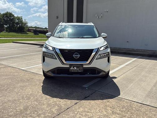 White 2023 Nissan Rogue SL