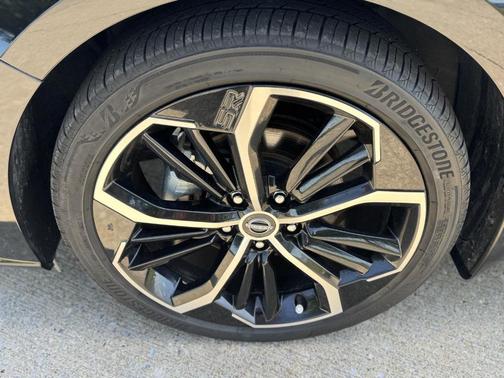 Black 2024 Nissan Altima 2.5 SR