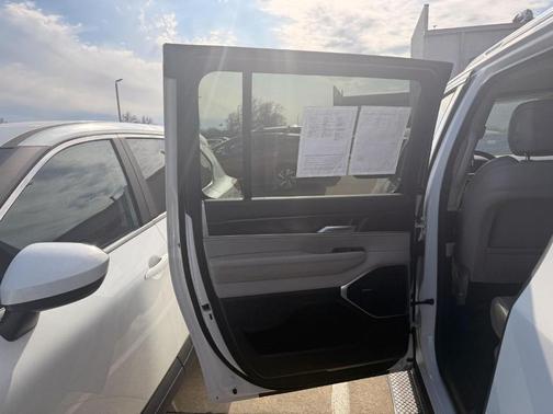 Bright White Clearcoat 2024 Jeep Wagoneer L Base