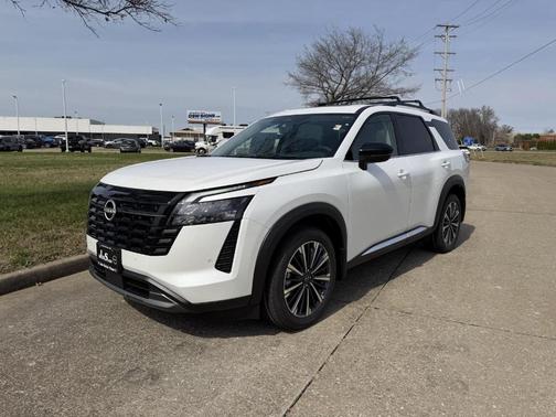 Everest White P 2026 Nissan Pathfinder Platinum SUV