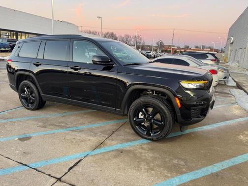 2025 Jeep Grand Cherokee L Laredo