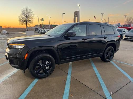 2025 Jeep Grand Cherokee L Laredo