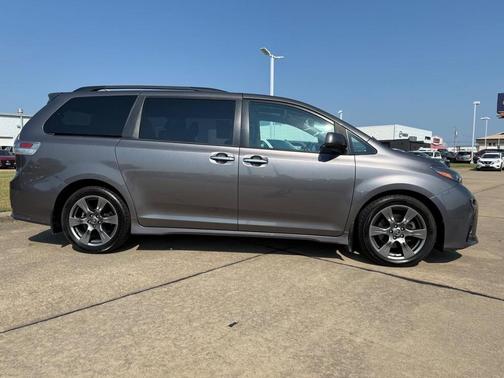 2020 Toyota Sienna 