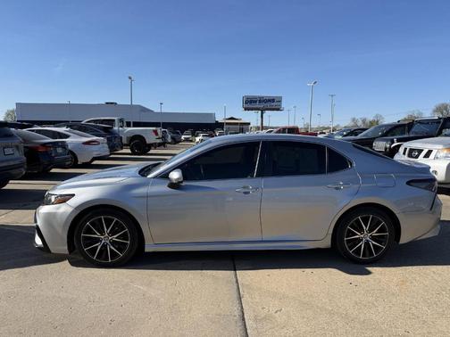 2021 Toyota Camry SE