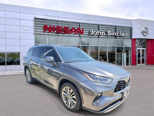 Magnetic Gray Metallic 2021 Toyota Highlander Platinum